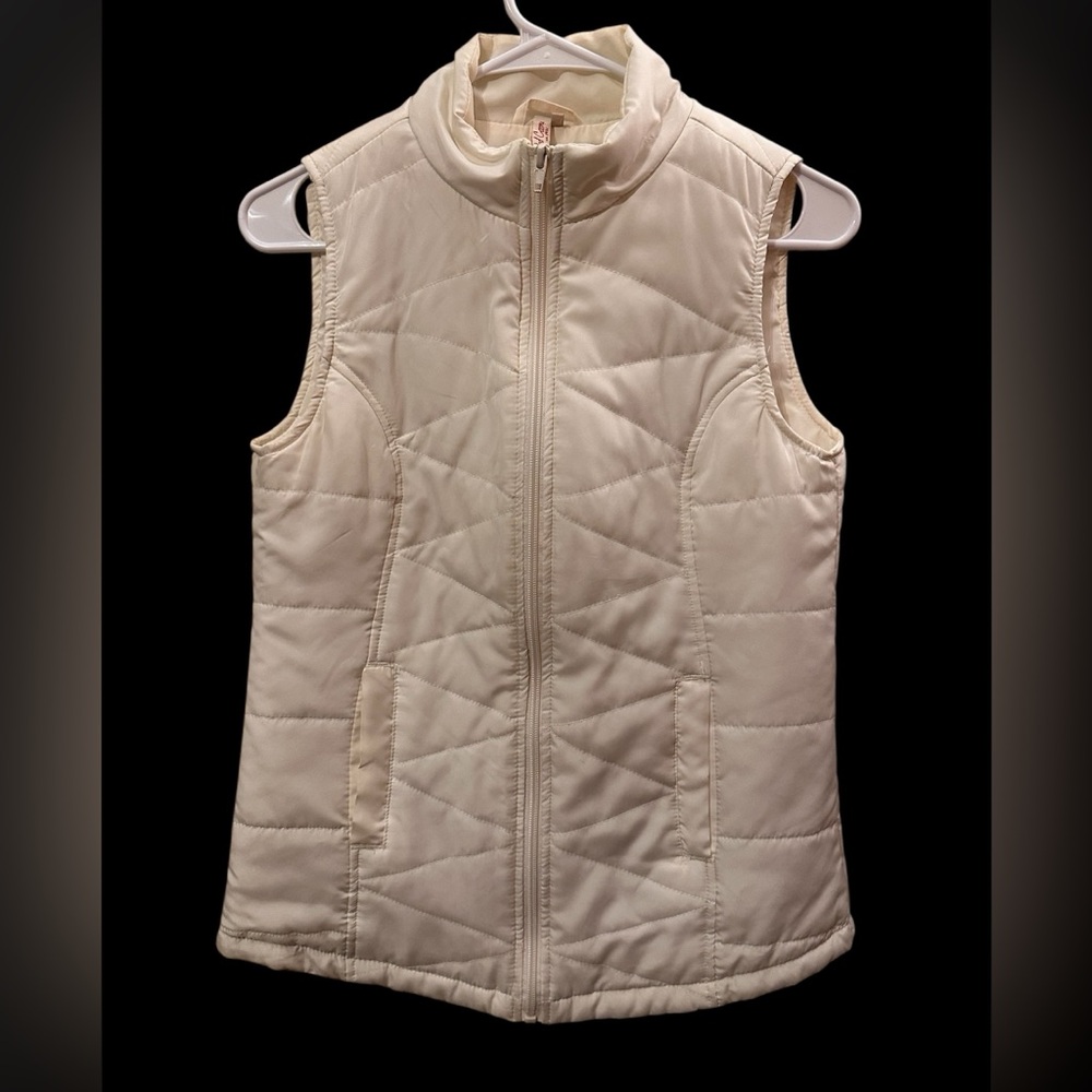 Quilted Vest in Ivory color by Red Camel. EUC